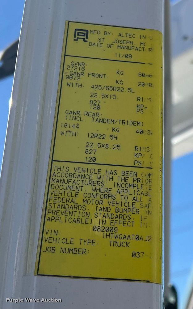 image for item JT9036 2010 International  7400 bucket truck