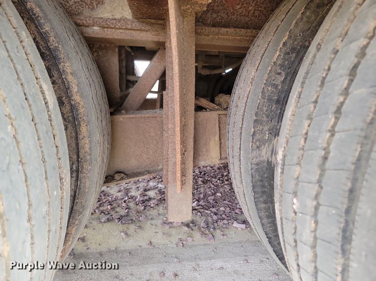 image for item KT9618 1981 Shop built oilfield trailer