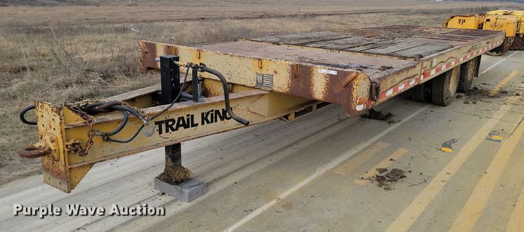 image for item KT9619 1983 Trail King TKT40-2000 tilt deck equipment trailer