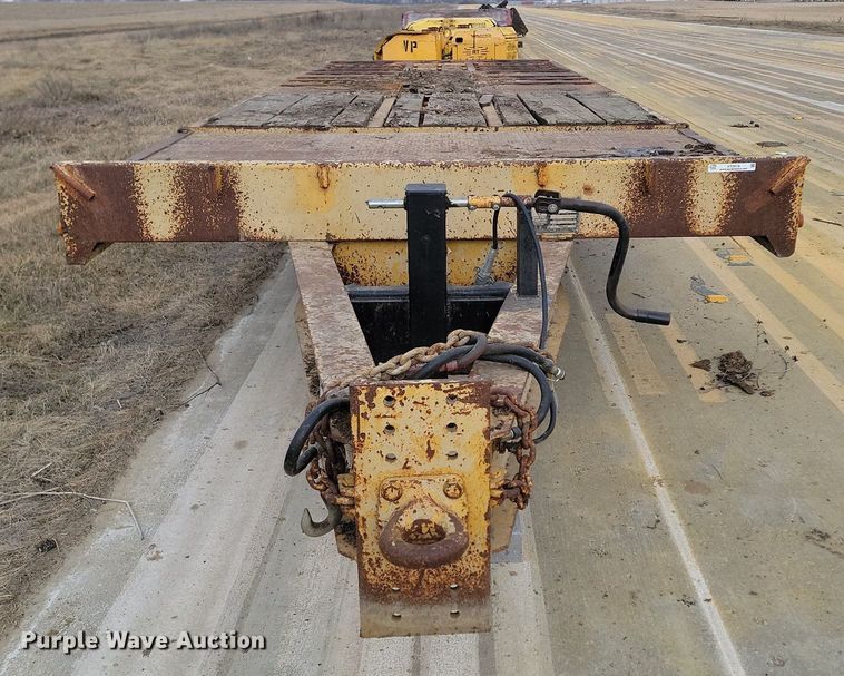 image for item KT9619 1983 Trail King TKT40-2000 tilt deck equipment trailer