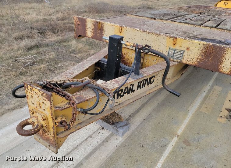 image for item KT9619 1983 Trail King TKT40-2000 tilt deck equipment trailer