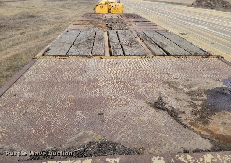 image for item KT9619 1983 Trail King TKT40-2000 tilt deck equipment trailer