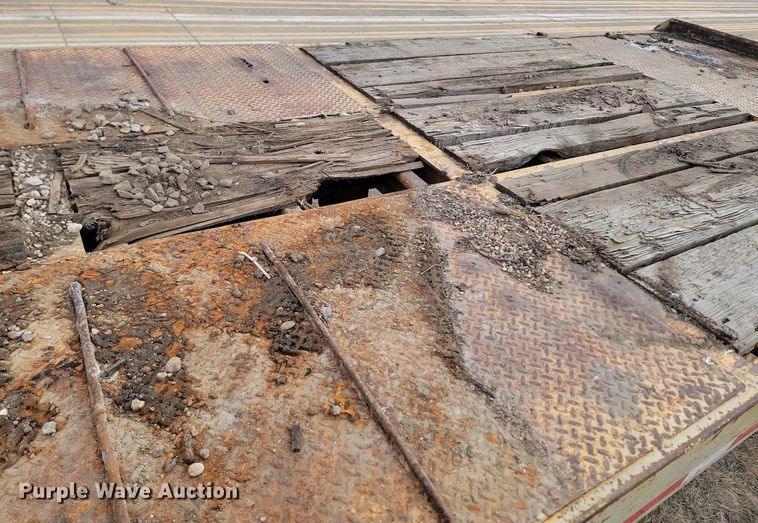 image for item KT9619 1983 Trail King TKT40-2000 tilt deck equipment trailer