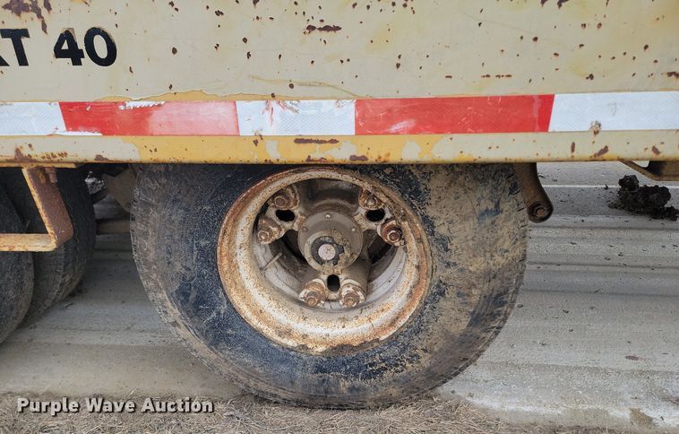 image for item KT9619 1983 Trail King TKT40-2000 tilt deck equipment trailer