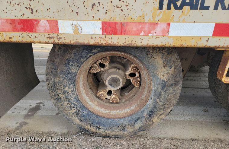 image for item KT9619 1983 Trail King TKT40-2000 tilt deck equipment trailer