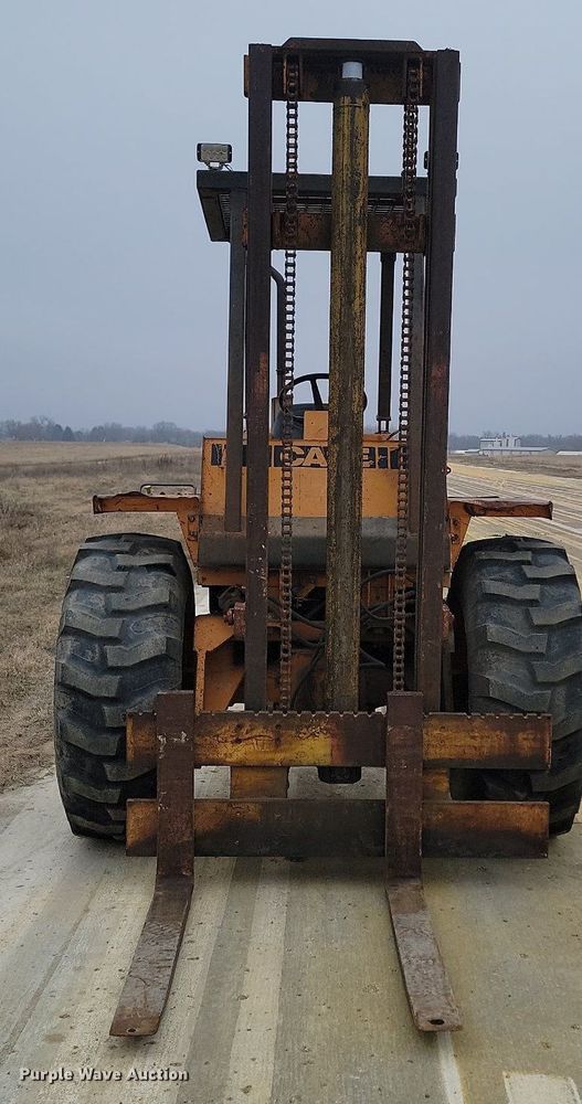 image for item KT9621 Case 586D forklift