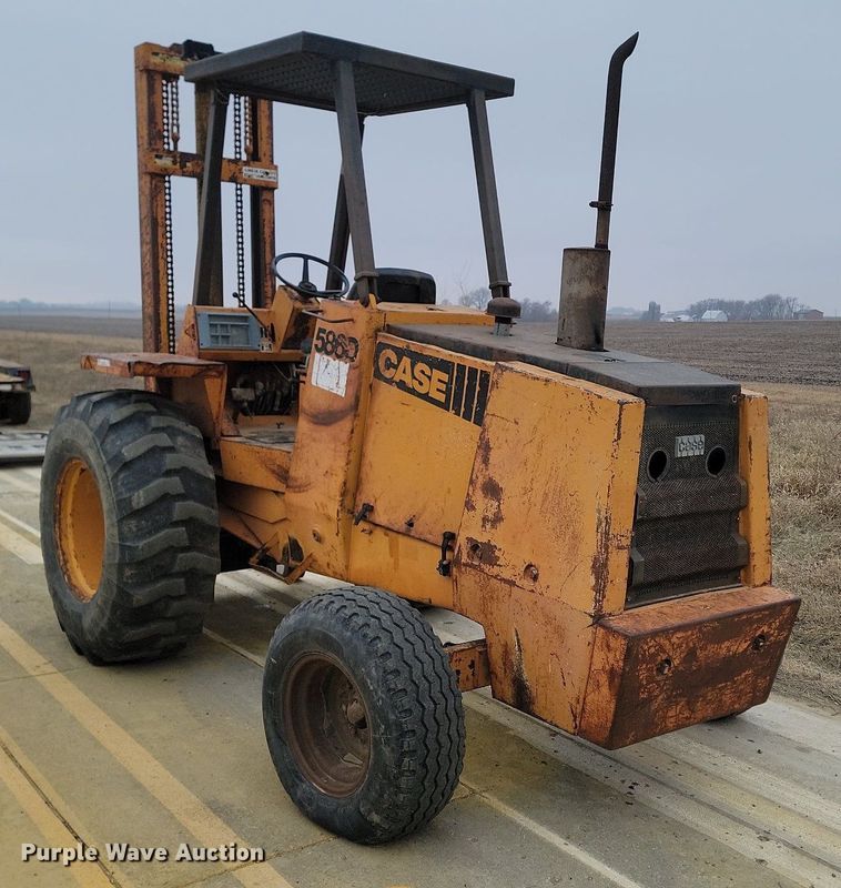 image for item KT9621 Case 586D forklift