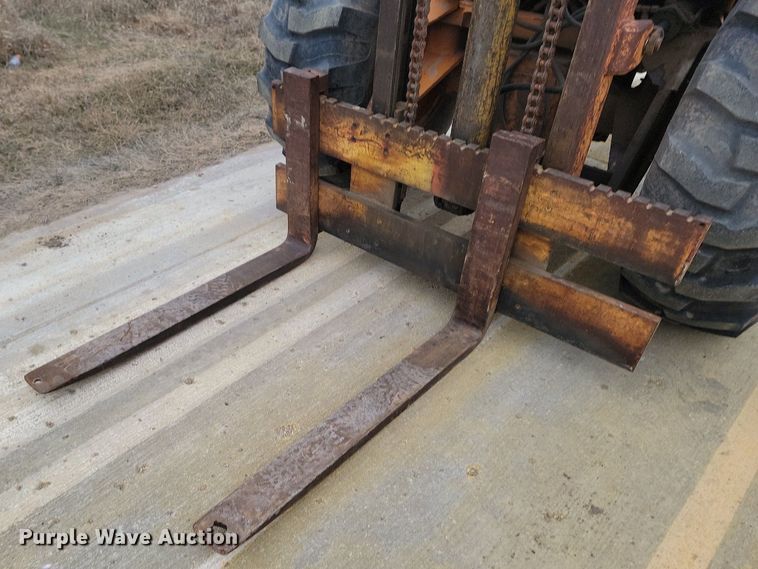 image for item KT9621 Case 586D forklift