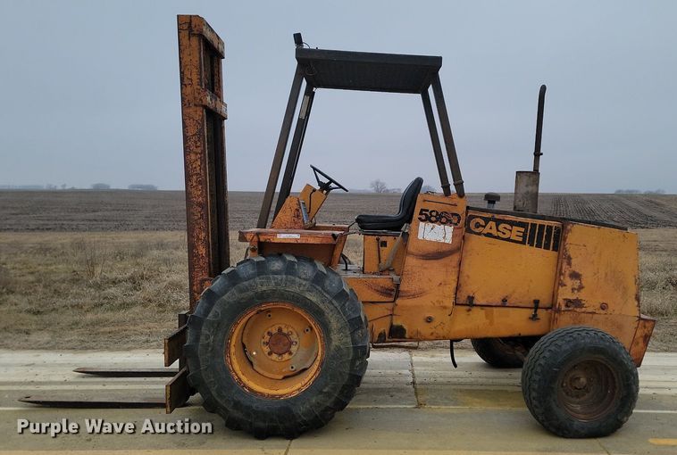 image for item KT9621 Case 586D forklift