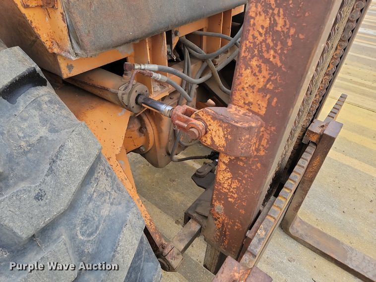 image for item KT9621 Case 586D forklift