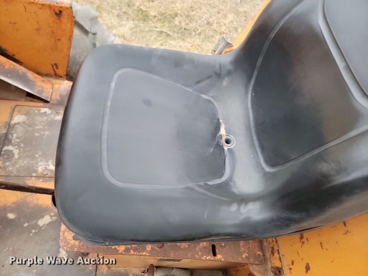 image for item KT9621 Case 586D forklift