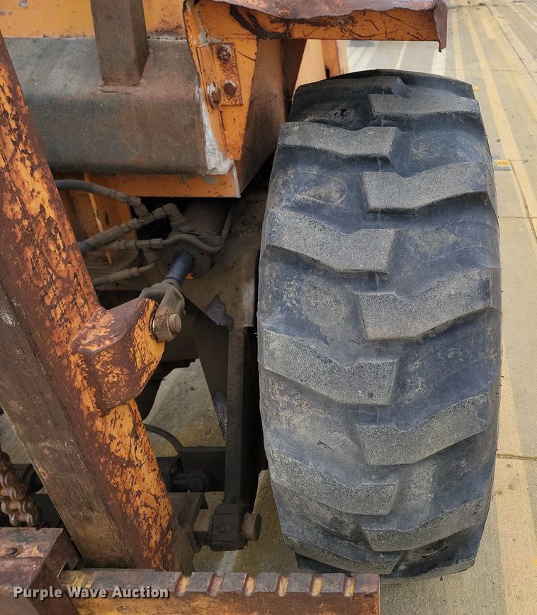 image for item KT9621 Case 586D forklift