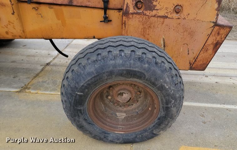 image for item KT9621 Case 586D forklift