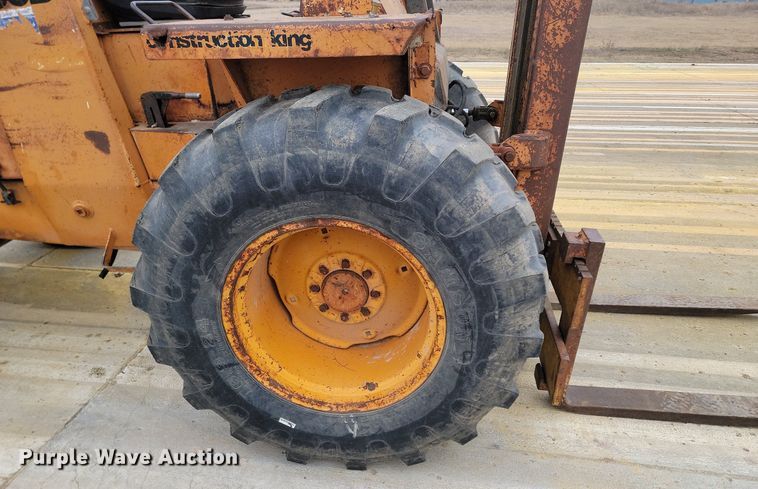 image for item KT9621 Case 586D forklift