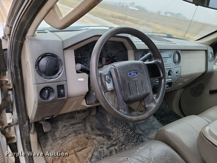 image for item KT9624 2008 Ford F250 Super Duty XL Crew Cab pickup truck