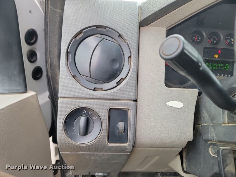 image for item KT9624 2008 Ford F250 Super Duty XL Crew Cab pickup truck