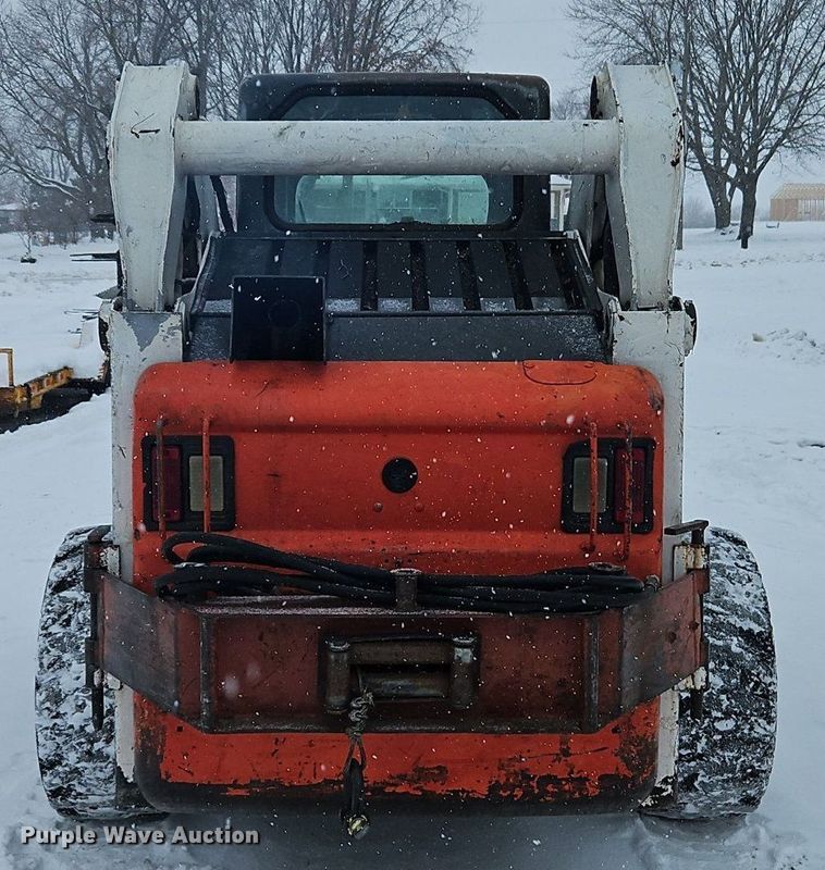 image for item LB9725 2004 Bobcat S300 skid steer loader