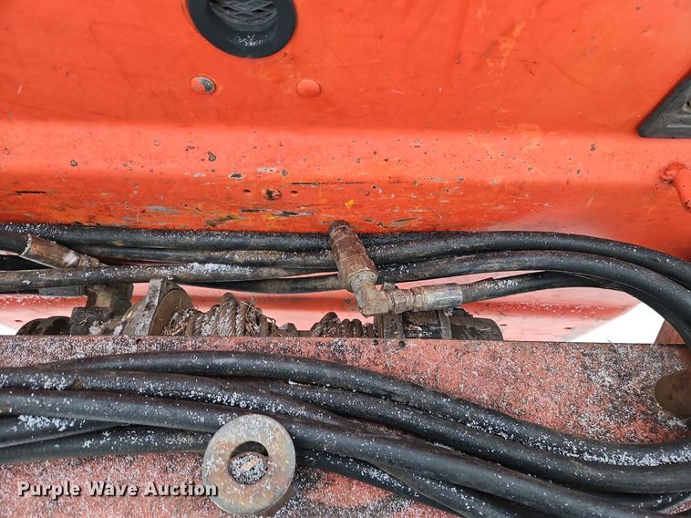 image for item LB9725 2004 Bobcat S300 skid steer loader