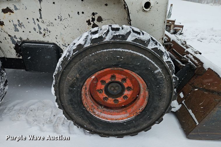 image for item LB9725 2004 Bobcat S300 skid steer loader