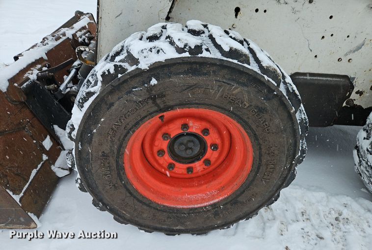 image for item LB9725 2004 Bobcat S300 skid steer loader
