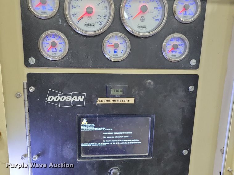 image for item LC9787 2013 Doosan XP825 air compressor