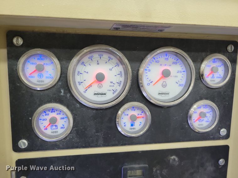 image for item LC9787 2013 Doosan XP825 air compressor