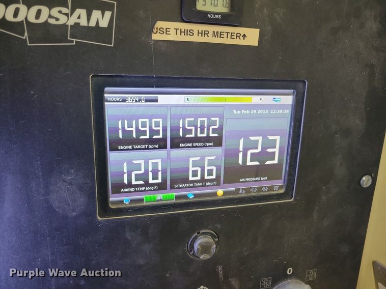 image for item LC9787 2013 Doosan XP825 air compressor