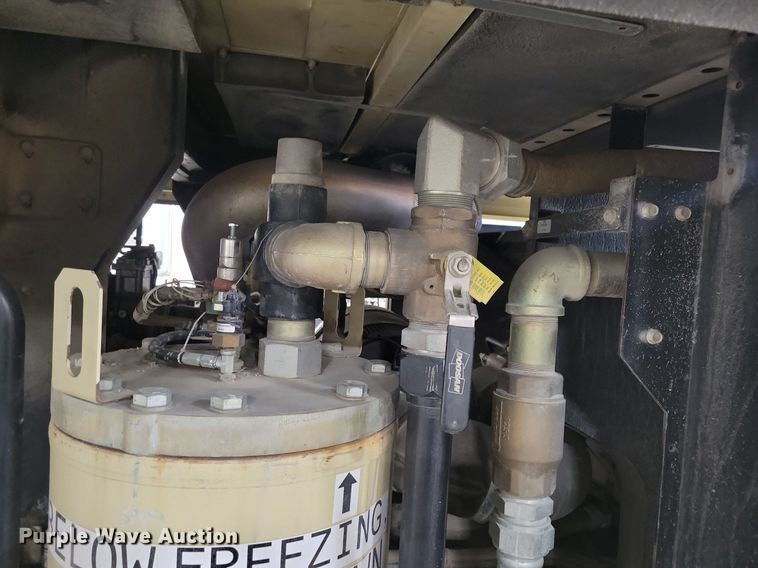 image for item LC9787 2013 Doosan XP825 air compressor