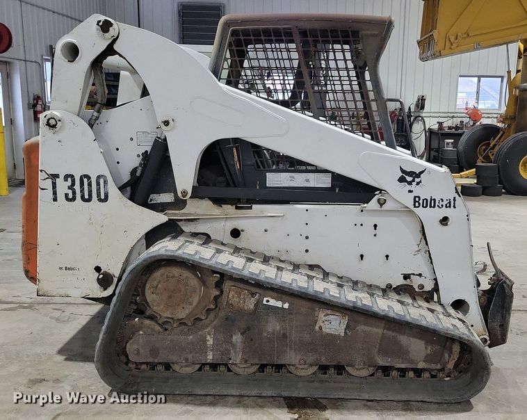 image for item LC9791 2004 Bobcat T300 tracked skid steer loader