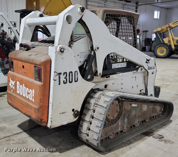 image for item LC9791 2004 Bobcat T300 tracked skid steer loader
