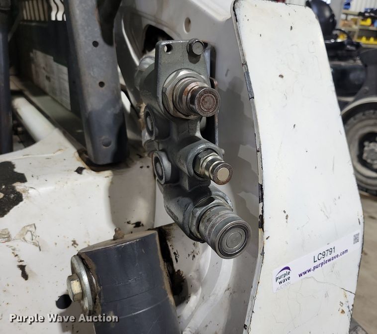 image for item LC9791 2004 Bobcat T300 tracked skid steer loader