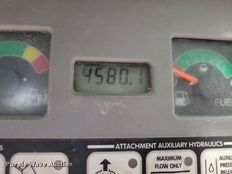 image for item LC9791 2004 Bobcat T300 tracked skid steer loader