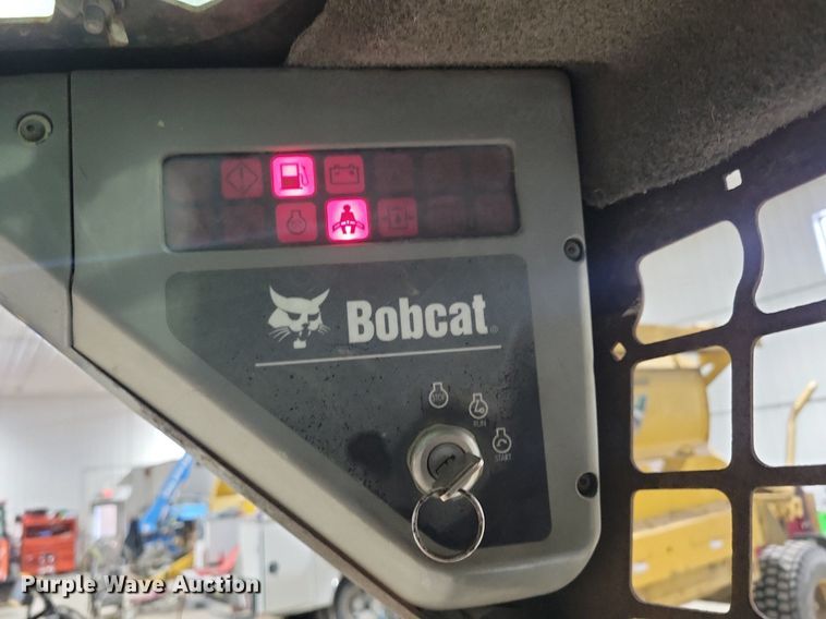 image for item LC9791 2004 Bobcat T300 tracked skid steer loader