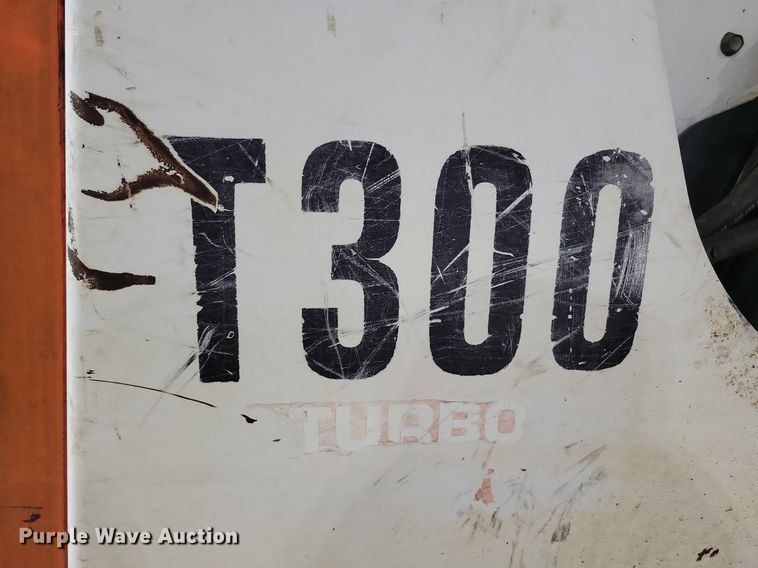 image for item LC9791 2004 Bobcat T300 tracked skid steer loader