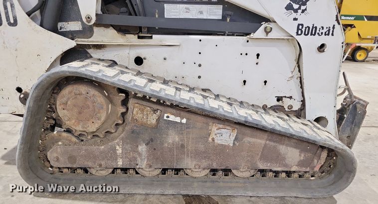 image for item LC9791 2004 Bobcat T300 tracked skid steer loader