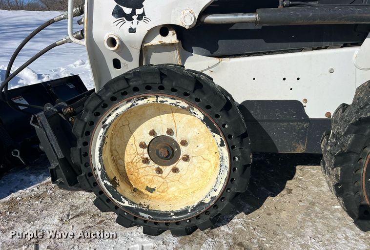 image for item LD9298 2014 Bobcat S510 skid steer loader