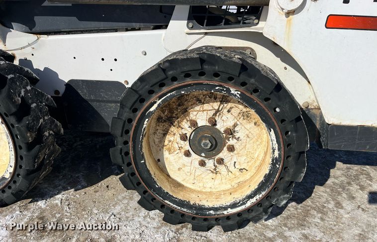 image for item LD9298 2014 Bobcat S510 skid steer loader