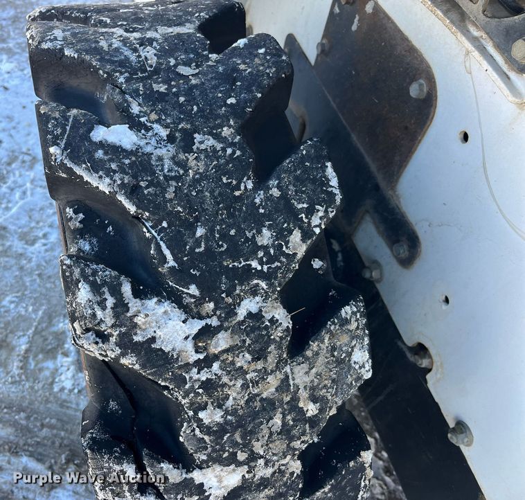 image for item LD9298 2014 Bobcat S510 skid steer loader