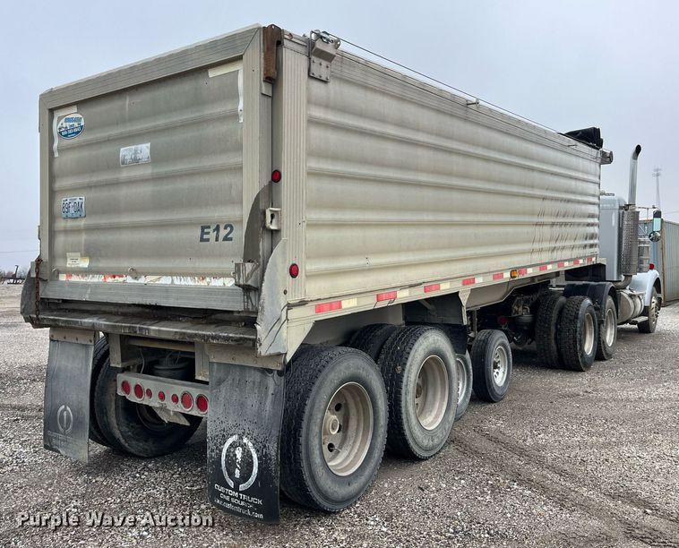 image for item LD9901 2007 Travis end dump trailer