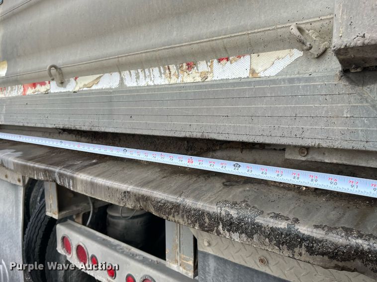 image for item LD9901 2007 Travis end dump trailer