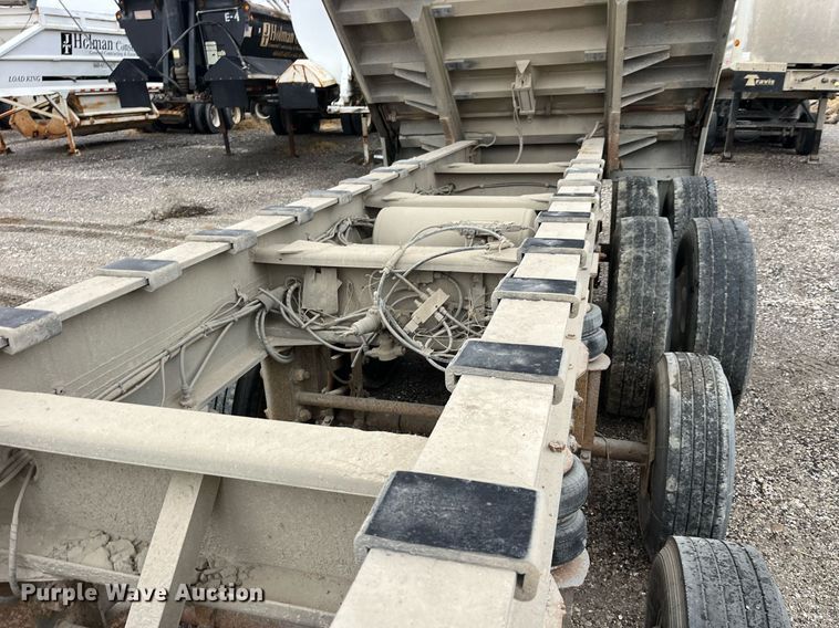 image for item LD9901 2007 Travis end dump trailer