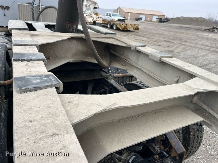 image for item LD9901 2007 Travis end dump trailer