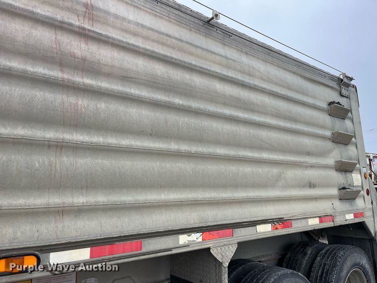 image for item LD9901 2007 Travis end dump trailer