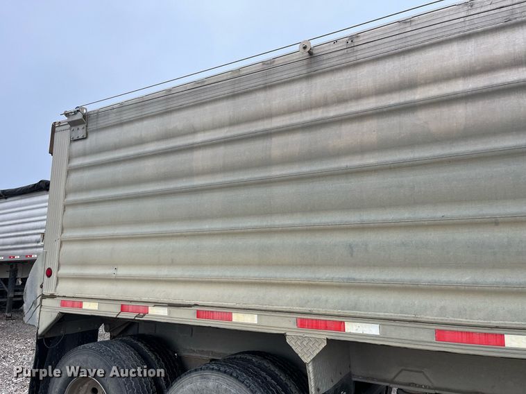 image for item LD9901 2007 Travis end dump trailer