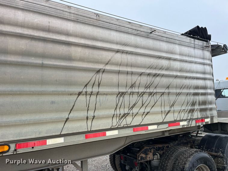 image for item LD9901 2007 Travis end dump trailer