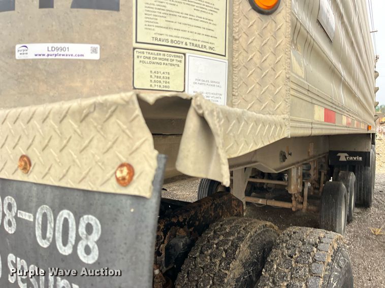image for item LD9901 2007 Travis end dump trailer