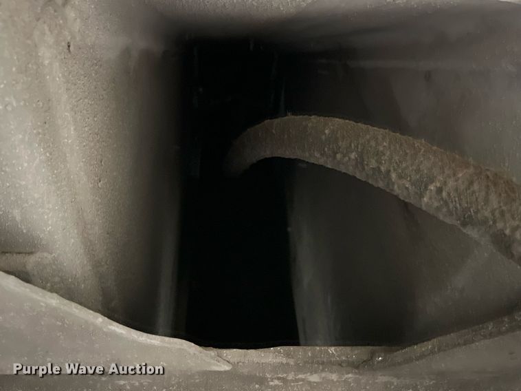 image for item LD9901 2007 Travis end dump trailer