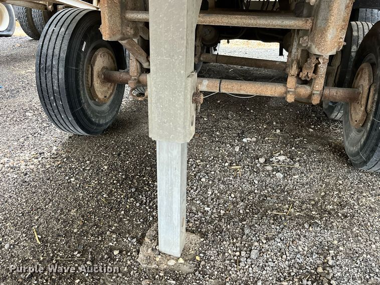 image for item LD9901 2007 Travis end dump trailer