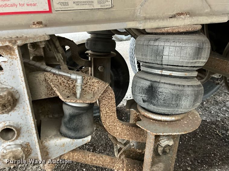 image for item LD9901 2007 Travis end dump trailer