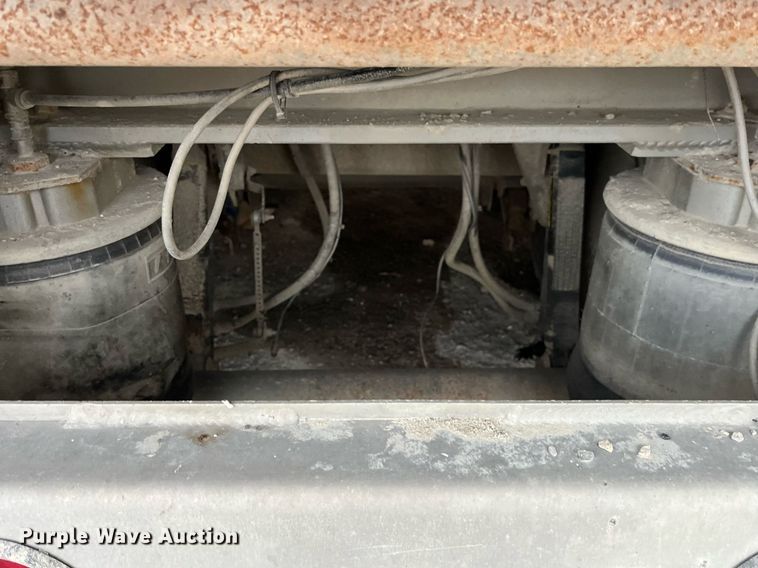 image for item LD9901 2007 Travis end dump trailer